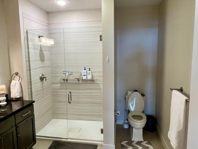 Building Photo - 624 E 1st St