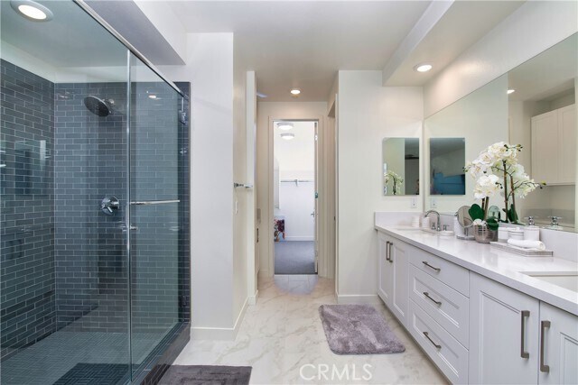 Building Photo - 1523 Doheny Way