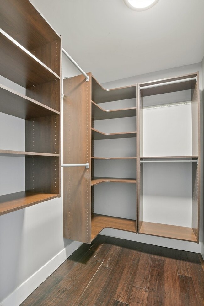 Building Photo - 545 N Dearborn St