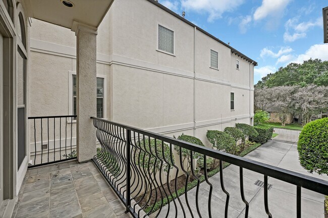 Building Photo - 1204 Cohn St