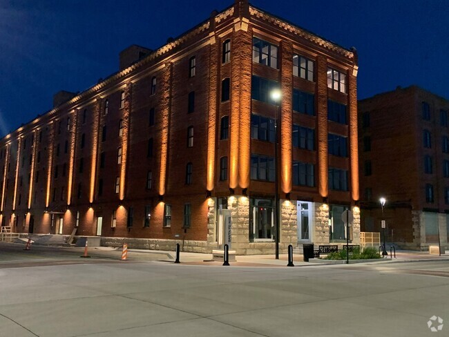 Building Photo - Lee Hardware Lofts