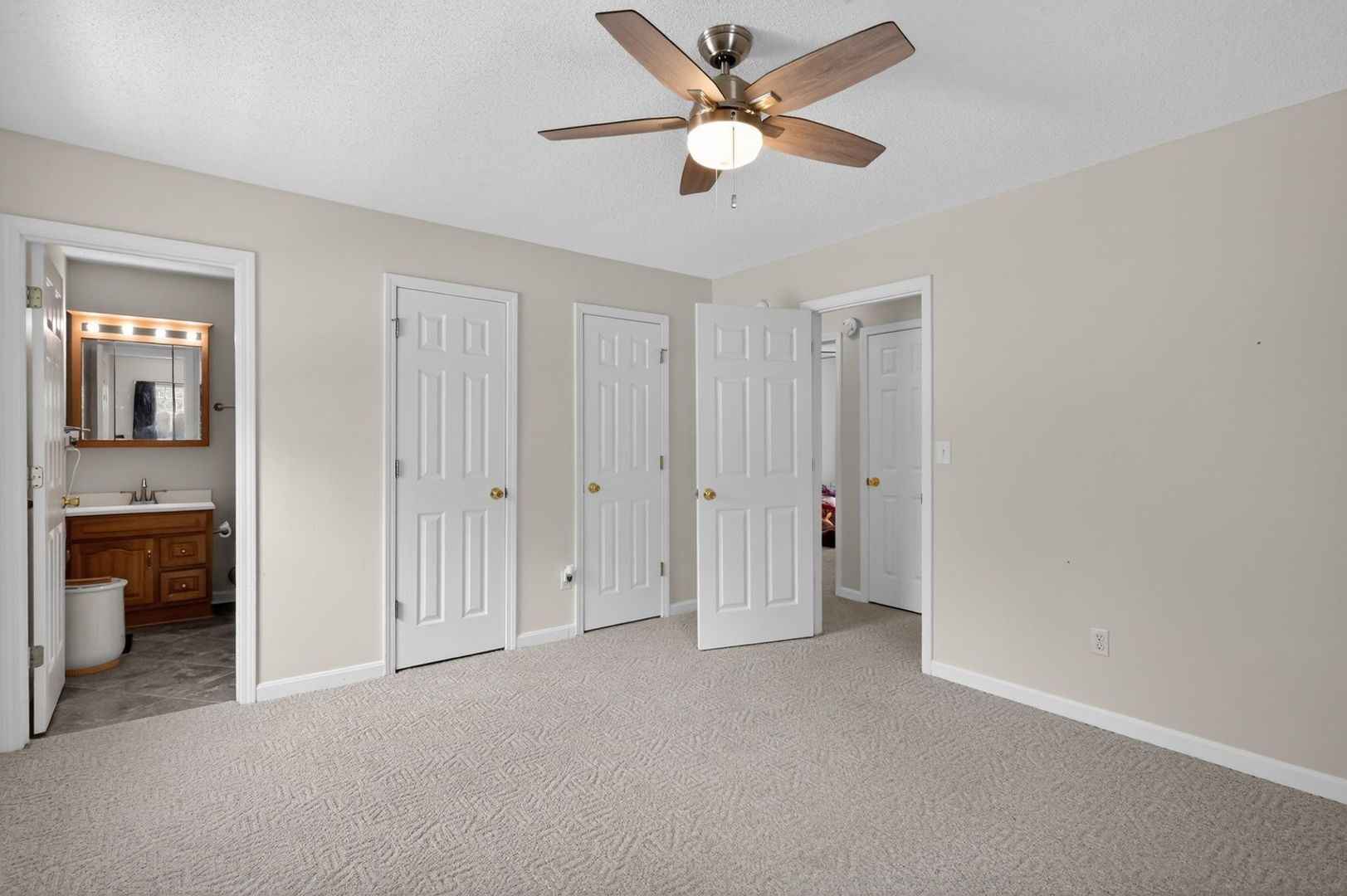 Building Photo - 373 Redwing Rd