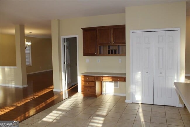 Building Photo - 2627 Hampton Park Dr