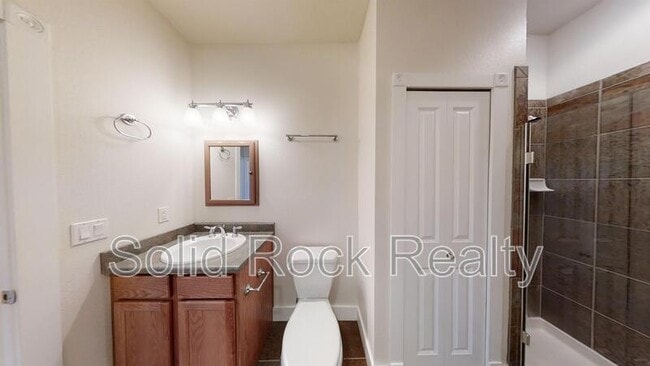 Building Photo - 809 N Wahsatch Ave
