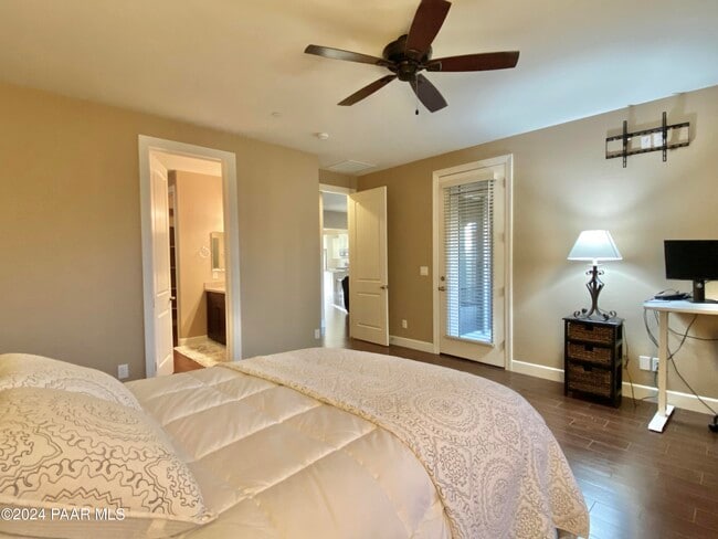 Building Photo - 1553 Range View Cir
