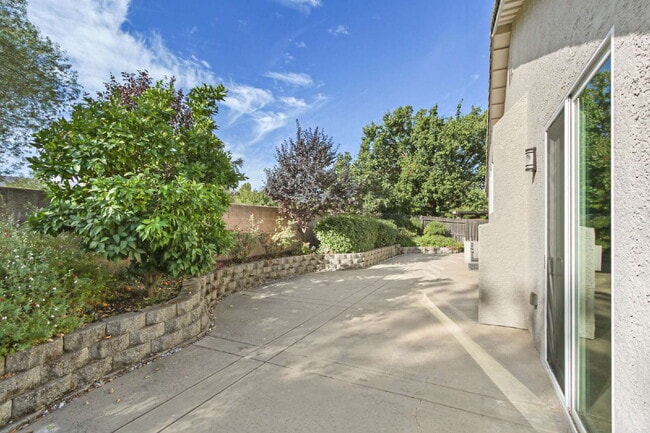 Building Photo - Single-Story 3-Bedroom with 3-Car Garage in Mace Ranch