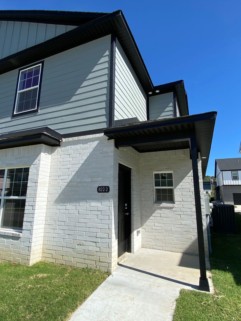 Building Photo - 822 S Amarillo Ave