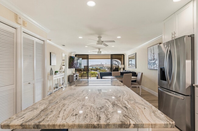 Building Photo - 5300 Jimmy Buffett Mem Hwy