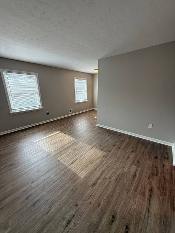 Building Photo - 2055 Peabody Ln