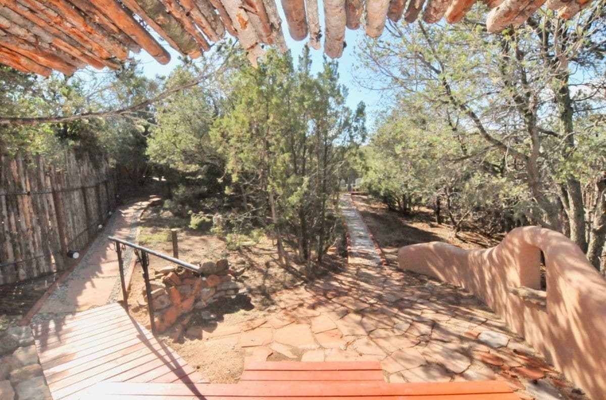 Building Photo - 388 Calle Loma Norte