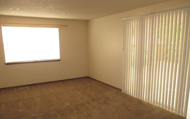 Building Photo - Beautiful 3 Bed 2 Bath home in South Hill Puyallup