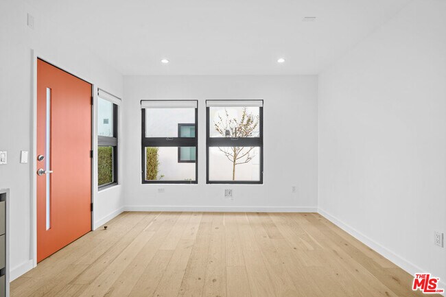 Building Photo - 11795 Gateway Blvd