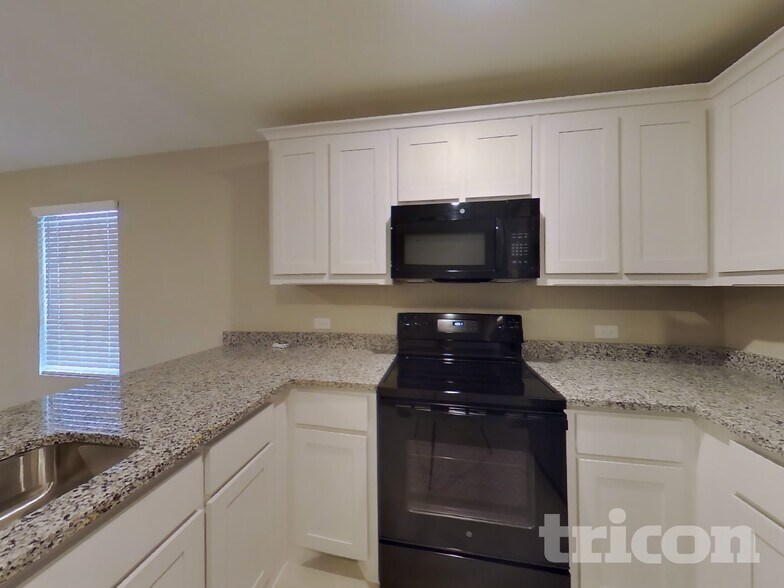 Building Photo - 6529 Middlebury Dr