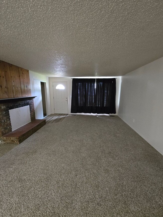 Building Photo - Kay Avenue Duplex