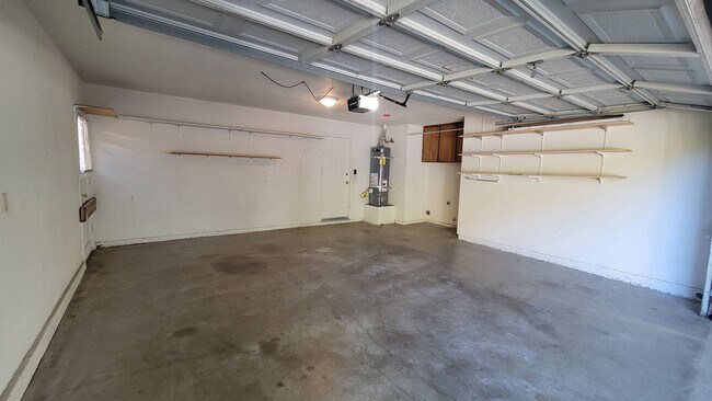 Building Photo - Sunnyside & Montero