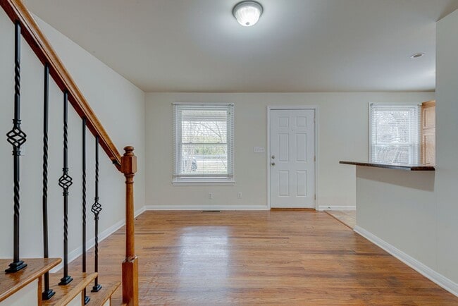 Building Photo - 3505 Marlborough Ave