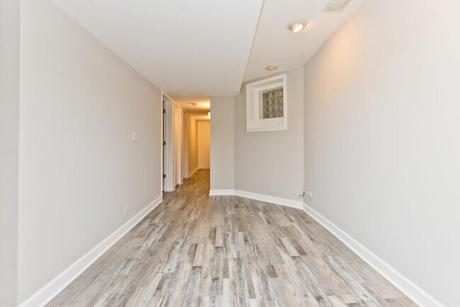 Building Photo - 2 bedroom in Chicago IL 60640
