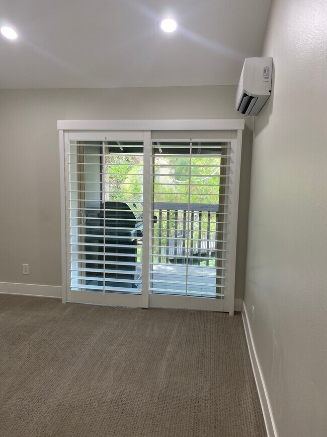 Building Photo - 7890 E Spring St