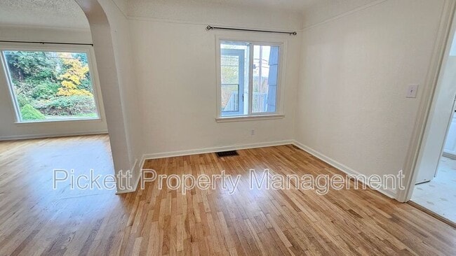 Building Photo - 139 S Lafayette Ave