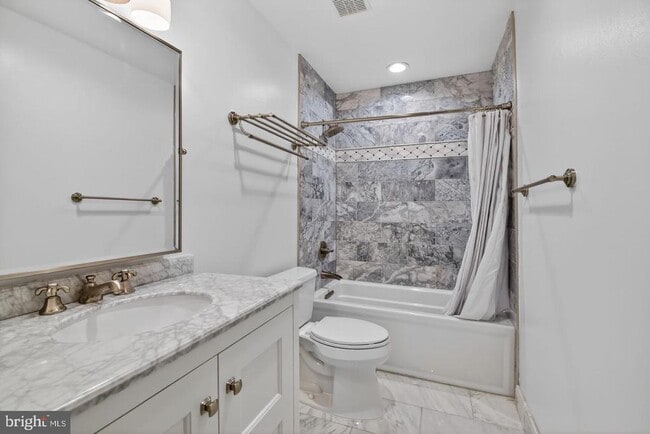 Building Photo - 1302 Clayborne House Ct