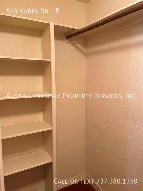 Building Photo - 504 Karey Dr