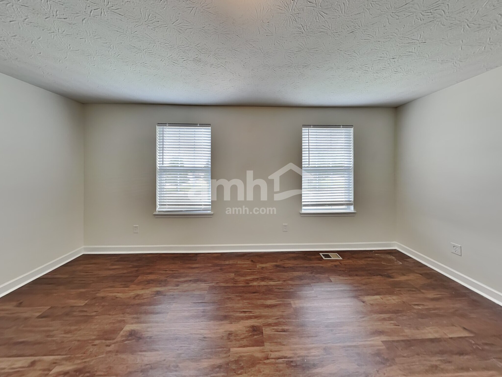 Building Photo - 718 Rolling Acre Dr