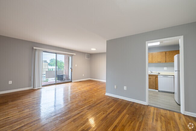 Building Photo - Hampshire House Apartments