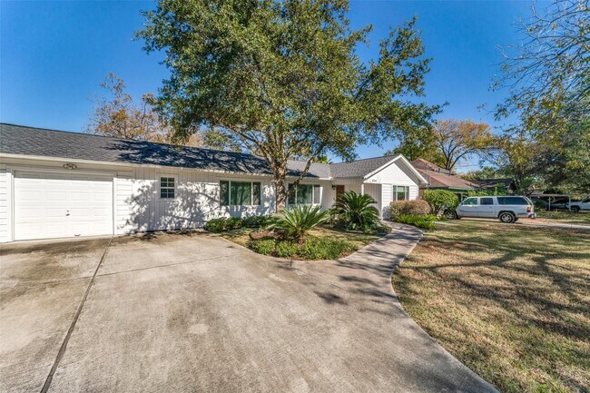 Building Photo - 4502 Brookwoods Dr