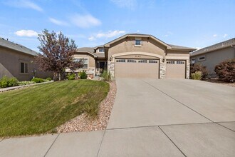 Building Photo - BEAUTIFUL 4BD + OFFICE MAIN-LEVEL LIVING H...