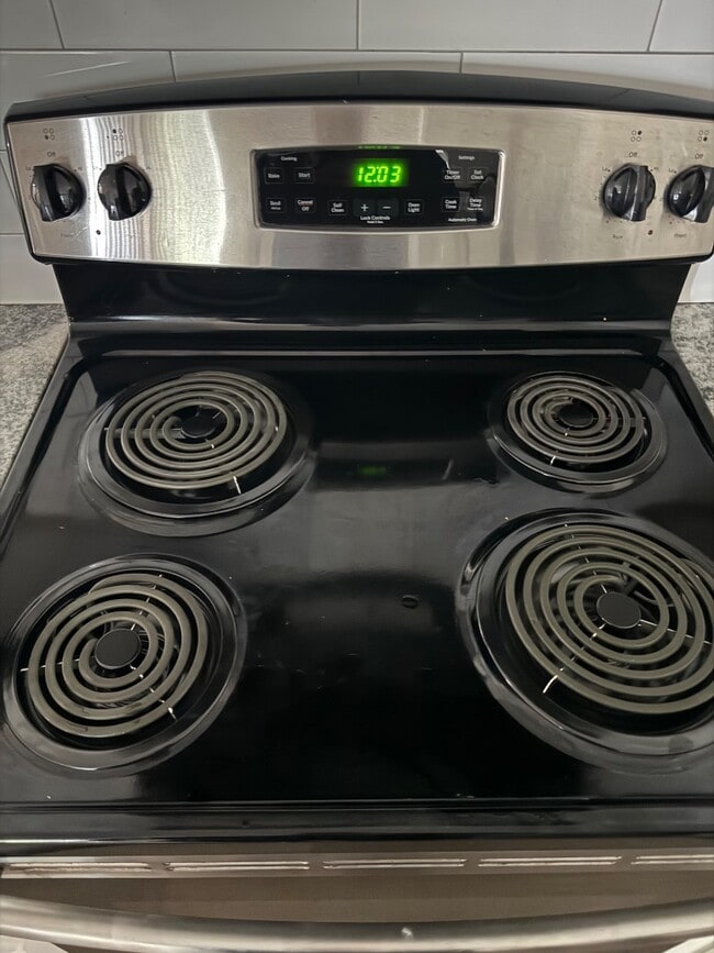 Building Photo - 125 Montgomery Ave