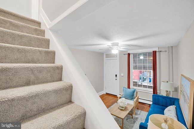 Building Photo - 3321 Elm Ave