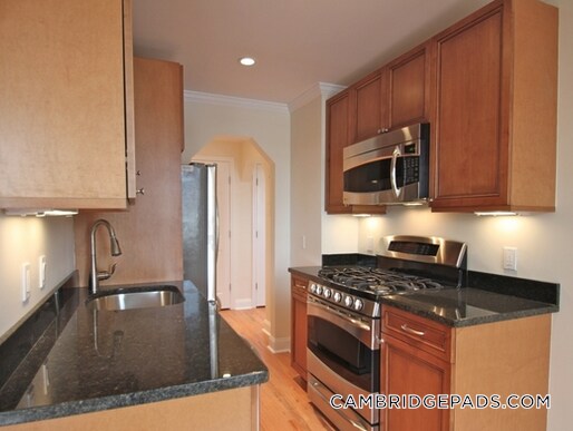 Building Photo - 60 Brattle St