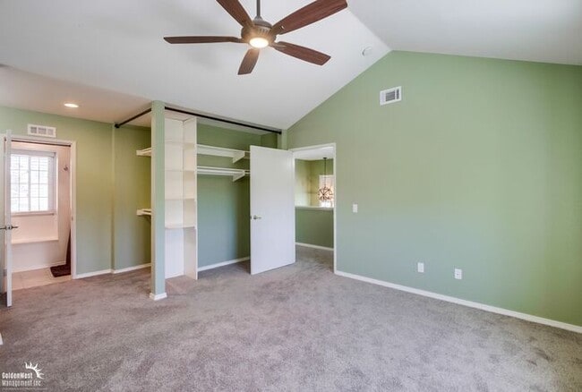 Building Photo - Stunning 4Bdm 2.5Ba Home Located in the Hi...