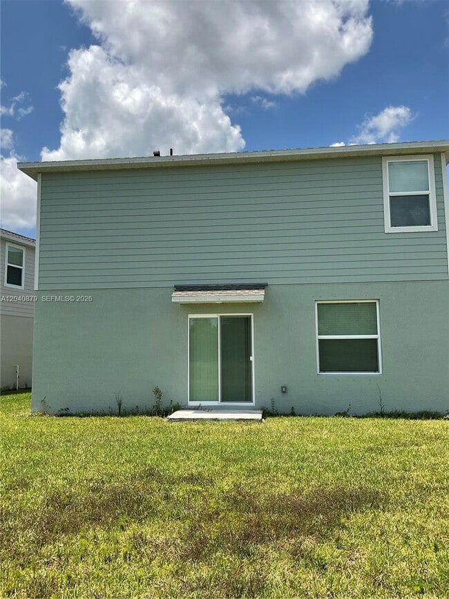 Building Photo - 19619 Fairhill Ct
