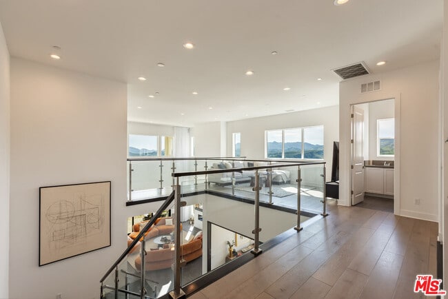 Building Photo - 20668 Hummingbird Ct