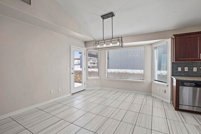Building Photo - 14925 Tierra Haven Ave