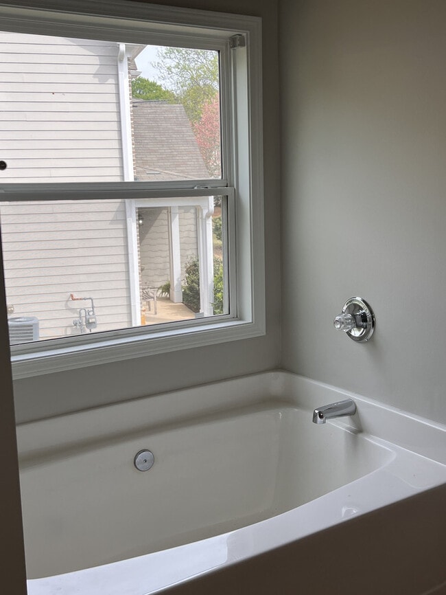 Building Photo - 4745 Stonehaven View