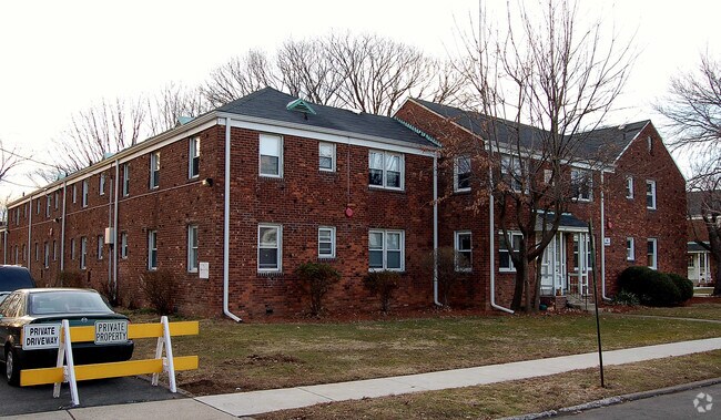 Colonial Garden Apartments - 80 Bergen Ave Teaneck NJ 07666 | Apartment