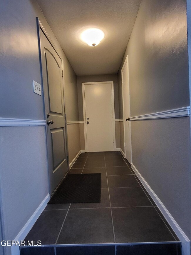 Building Photo - 1802 Frank Sinatra Pl