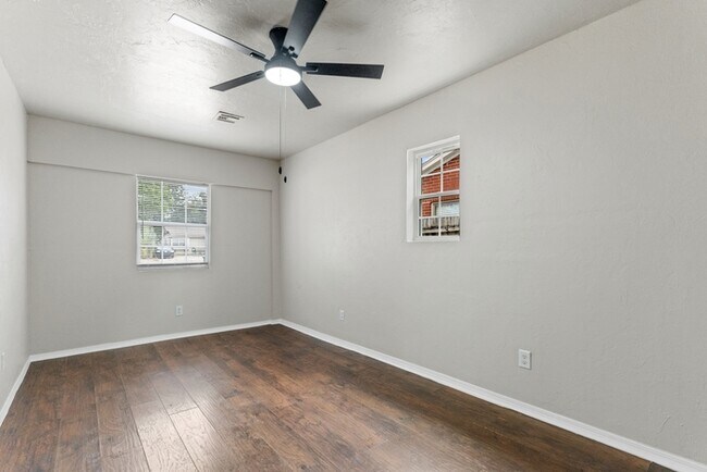 Building Photo - 1401 SW 64th St