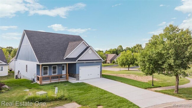 Building Photo - 7453 Village Ct