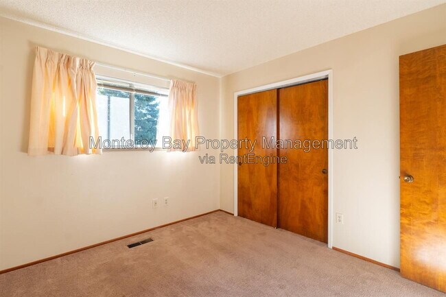 Building Photo - 27045 Meadows Rd