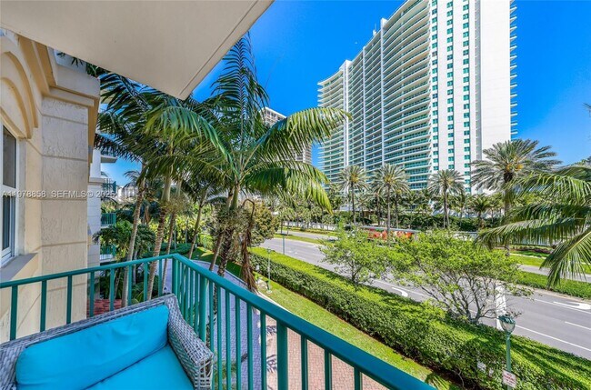 Building Photo - 20000 E Country Club Dr