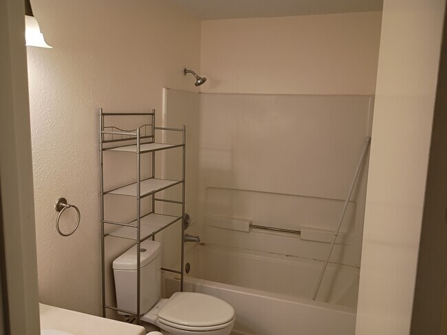 Building Photo - 9202 Roquefort