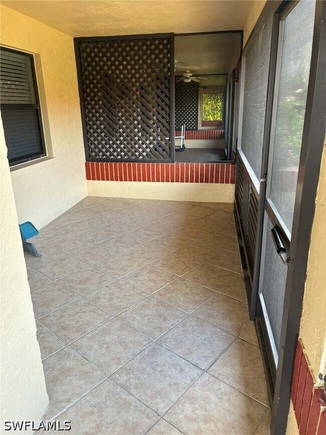 Building Photo - 2074 Pine Isle Ln
