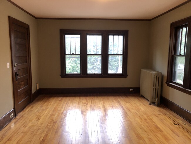 living room - 4748 Blaisdell Ave