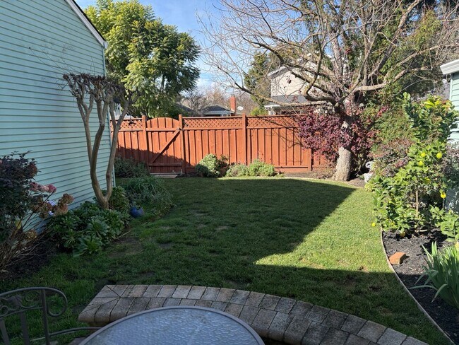 Building Photo - Charming 2 Bedroom 1 Bath Willow Glen home