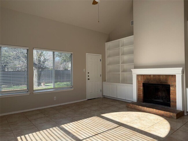 Building Photo - 16702 Tomcat Dr