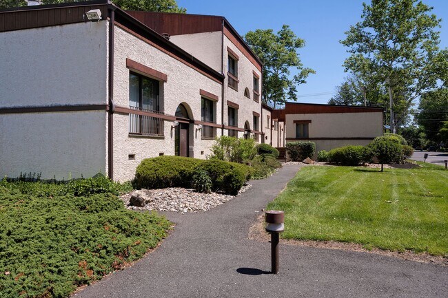Building Photo - 51 Lawrenceville - Pennington Rd