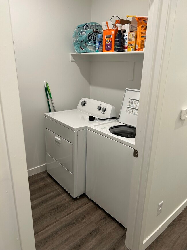 Building Photo - 891 S 2300 E